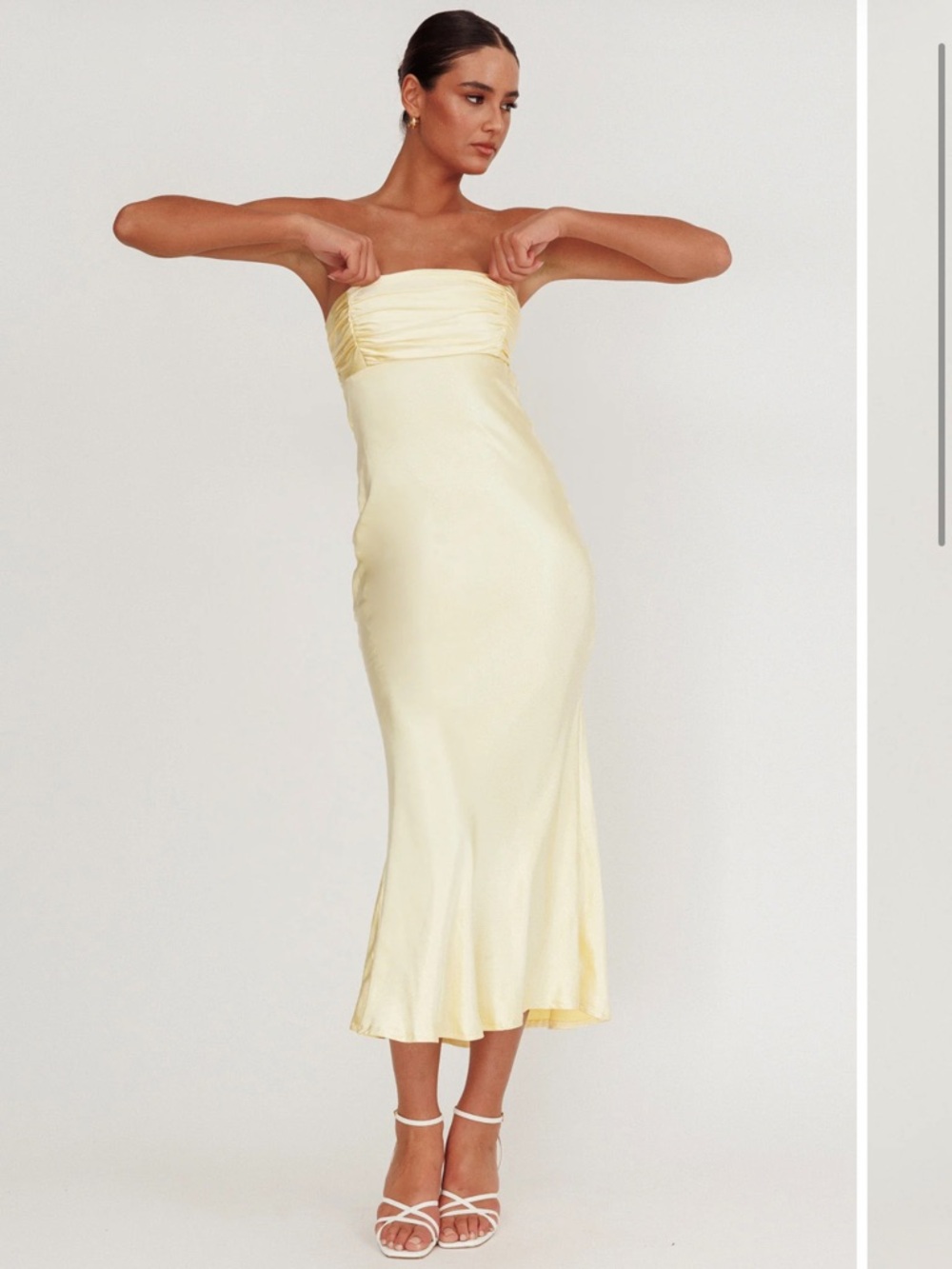 Selfie Leslie- Moon Song Strapless Laced Back
Dress Sun